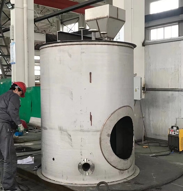 1758272561754830.jpg 尿素溶液 罐.jpg